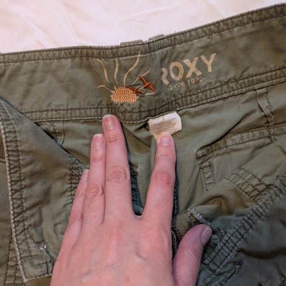Roxy Y2K Olive Green Cargo Shorts - Picture 3 of 4